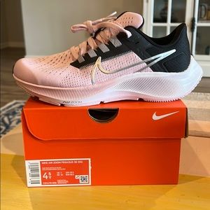 Nike Air tennis shoes